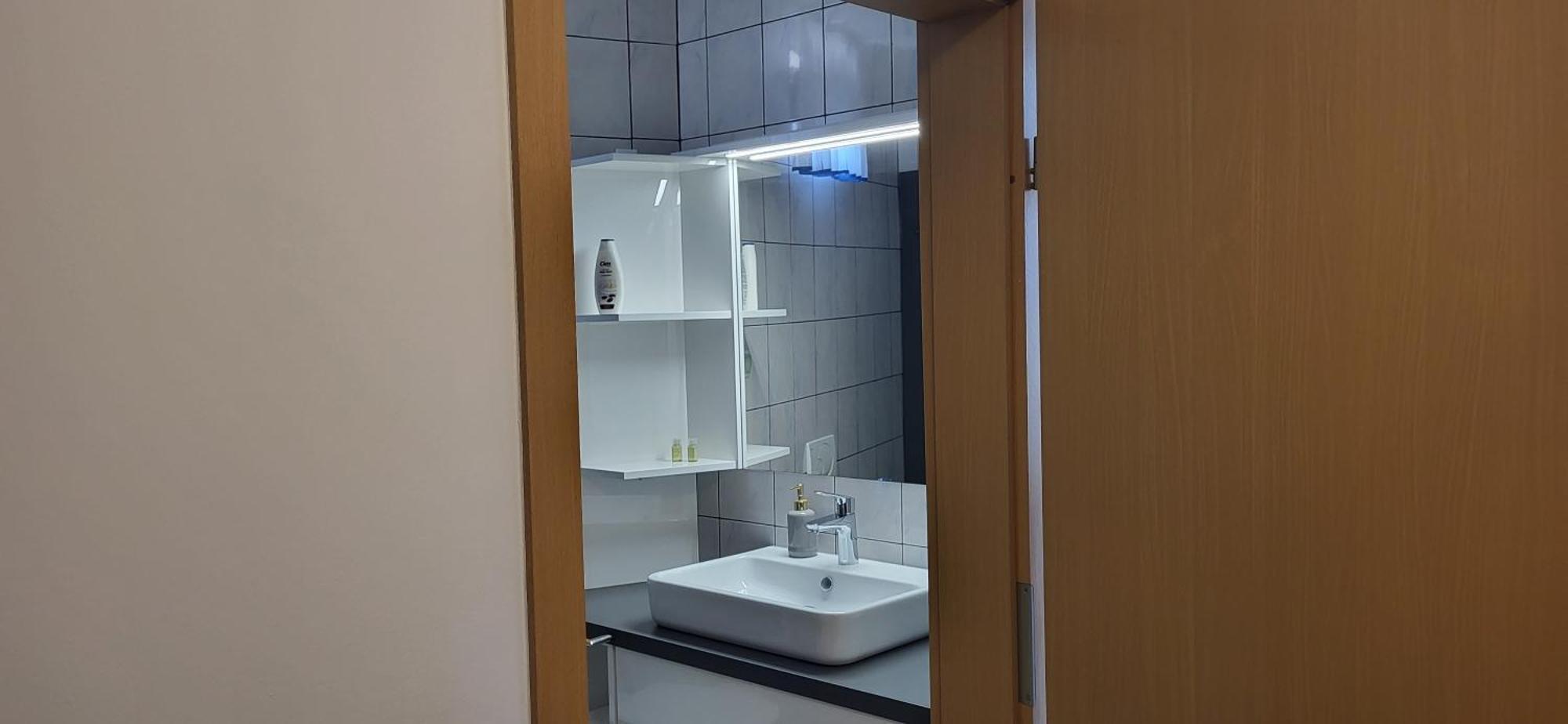 Rooms & Apartments Kepic, Airport Accomodation Церкле на Горенскем Екстериор снимка