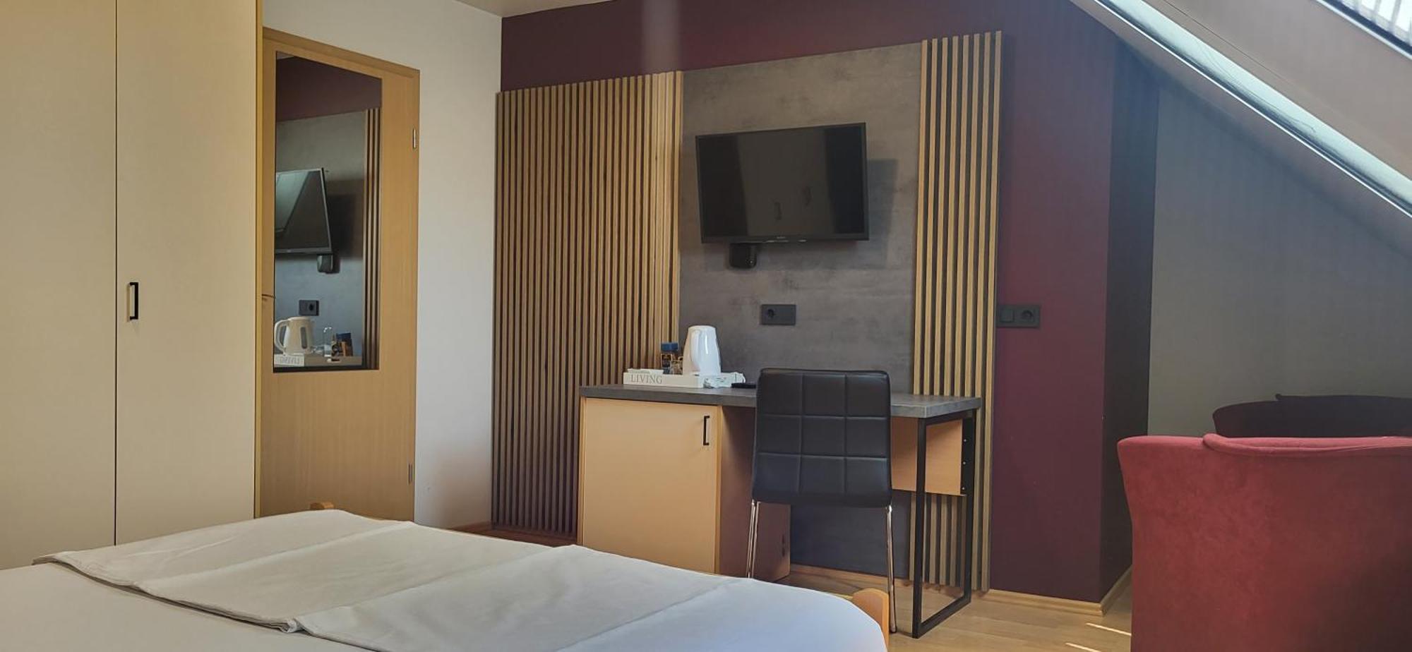 Rooms & Apartments Kepic, Airport Accomodation Церкле на Горенскем Екстериор снимка