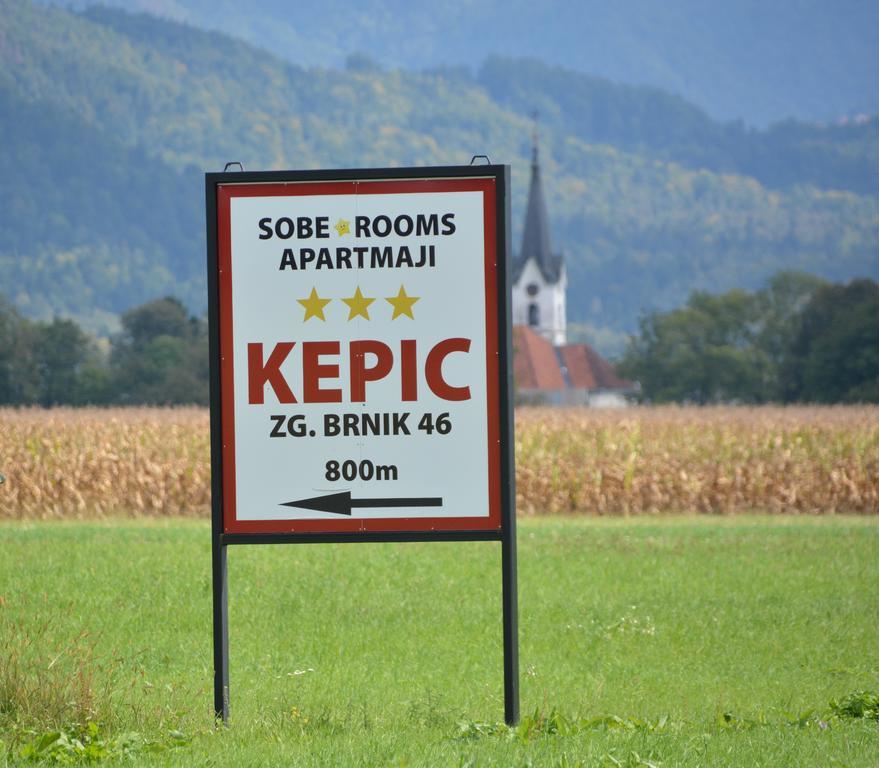 Rooms & Apartments Kepic, Airport Accomodation Церкле на Горенскем Екстериор снимка