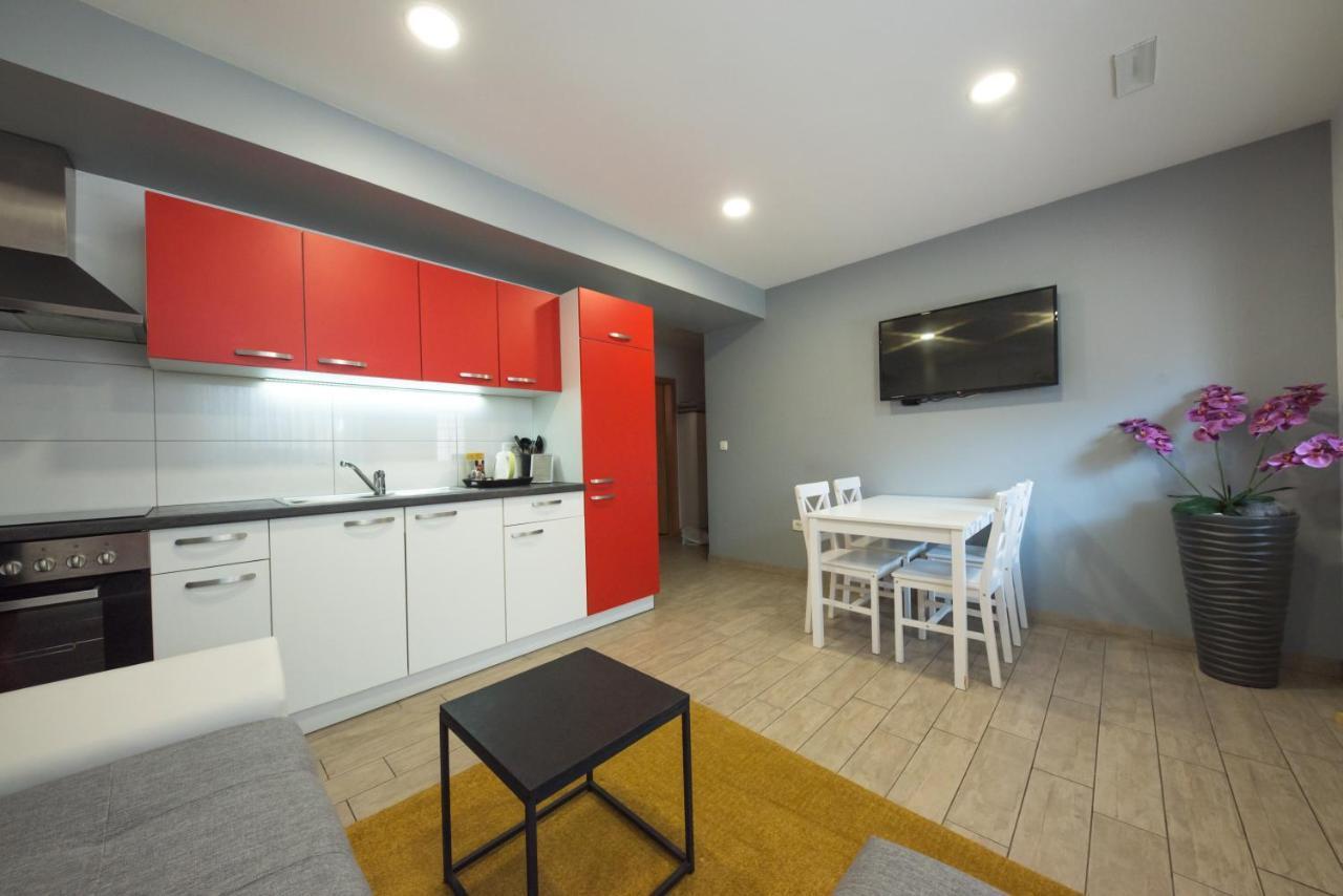 Rooms & Apartments Kepic, Airport Accomodation Церкле на Горенскем Екстериор снимка